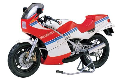Tamiya 1:12 Suzuki RG250 G with Full Options motor makett