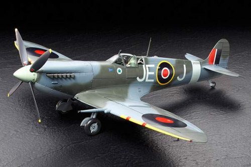 Tamiya 1:32 Spitfire Mk. IXc repülő makett