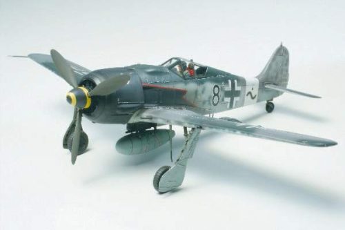 Tamiya 1:48 FOCKE WULF FW190 A-8/A-8 R2 repülő makett