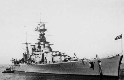 Trumpeter 1:200 HMS Hood hajó makett 